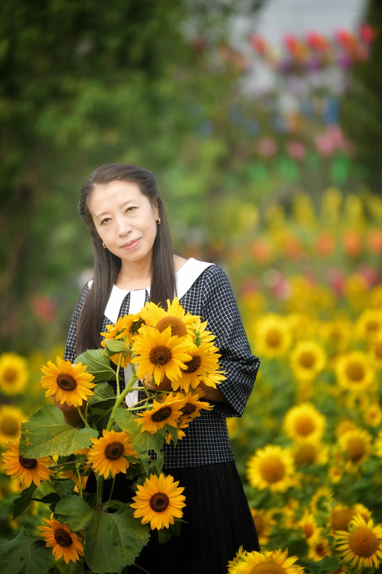 十月你好，九月再见，金秋时节，观赏向日葵！#拍出秋天的美丽# #记录秋日的公园#