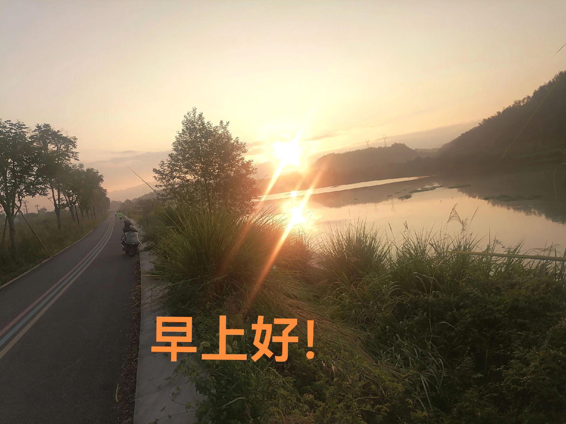 预热走，返回走不记在内。快走部分速度12.8里。其余部分时速十里多。...