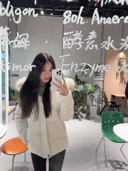 这么冷的天还要出来喝咖啡