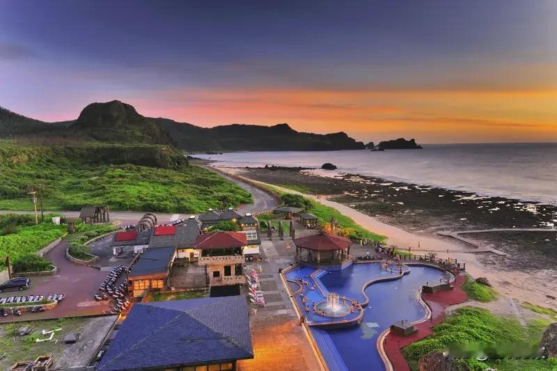 家人们，今天来聊聊台湾的沈泊洋。大家能想象吗，这人一边赚着大陆的钱，一边搞“台独