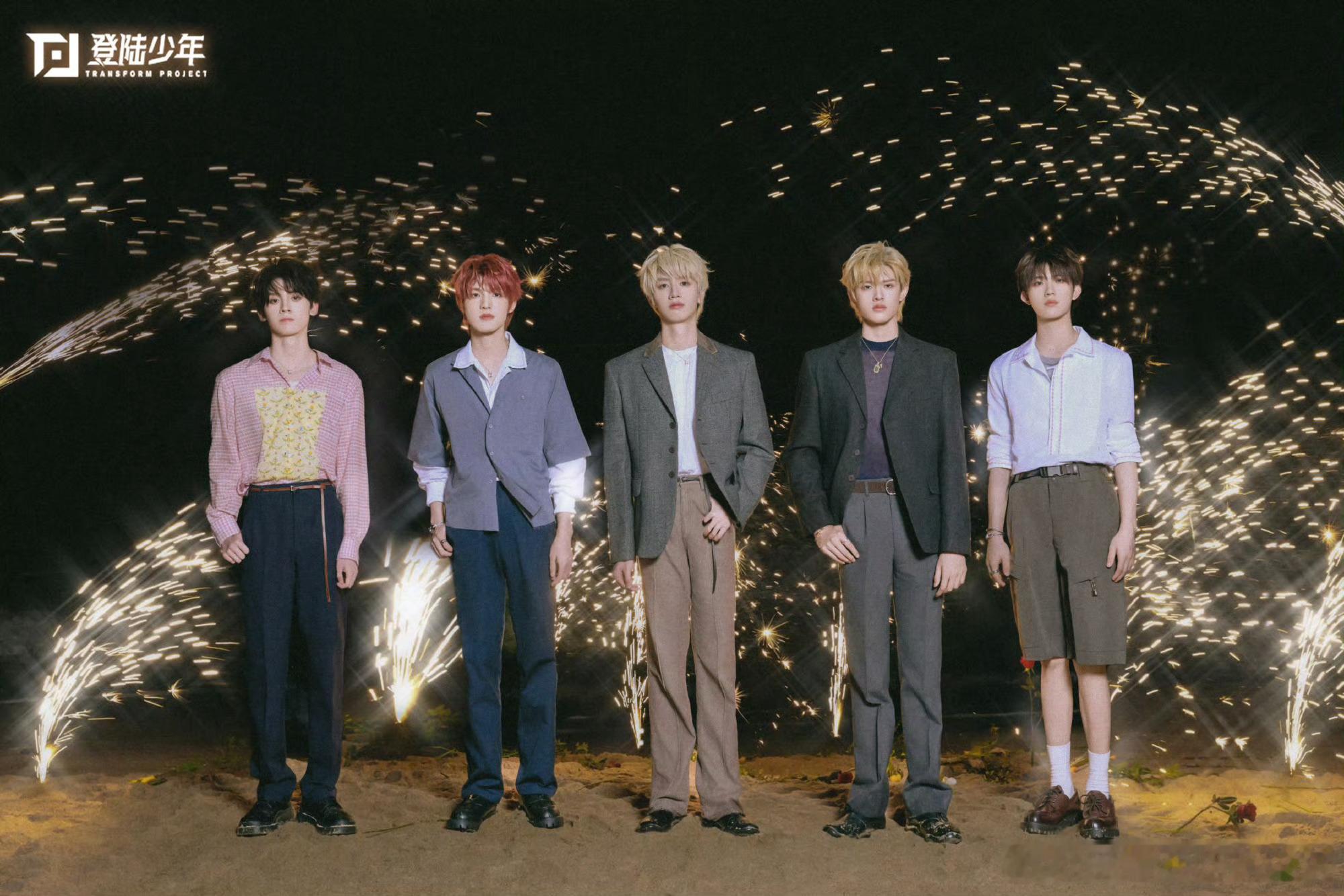 我看到五个不认识的人[流鼻血][流鼻血][流鼻血] ELLE红毯 ​​​