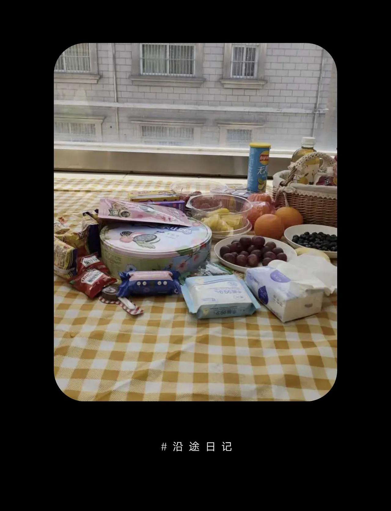 #秋日生活打卡季#【秋天精彩：趣味宅在家里】

笔者的话：隔壁邻居小陈：艺术系高