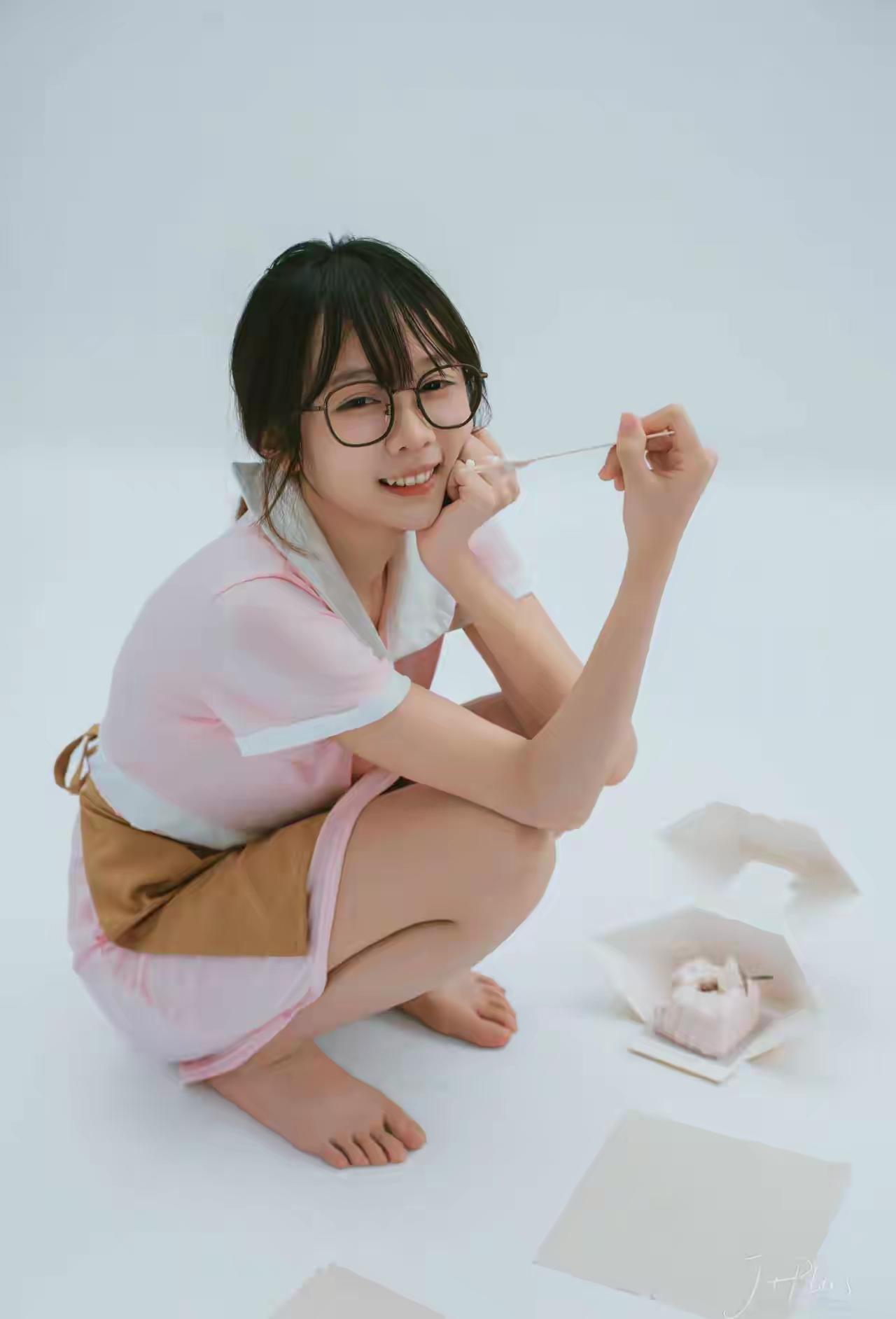 所谓“日式”风格，重点并不是穿个“和服”什么的，而是一种精致含蓄的…“猥琐感”[