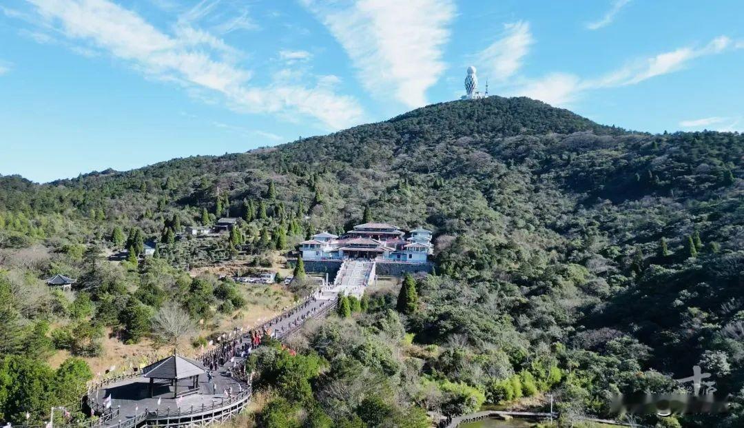 11月28日上午10时两岸高僧登顶泰宁弥勒山，为世界和平祈福！