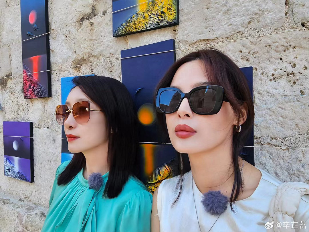 辛芷蕾胡先煦给秦海璐新电影包场 辛芷蕾胡先煦给秦海璐新电影《我，许可》包场，是“