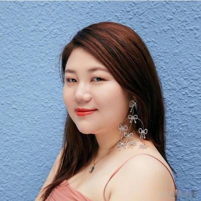 2004年，19岁的杨天真拿着父母给她留学的18万块钱，在北京买了一套房，父母知