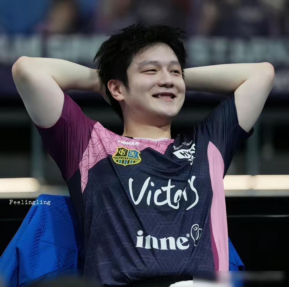 输球不丢人，大方认输才最体面。
我们喜欢樊振东，
从来不是因为他永远不输，
而是