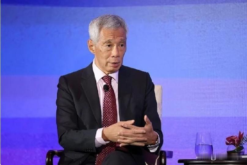 美国特朗普专机刚走，普京紧随其后，新加坡李显龙也来访华！