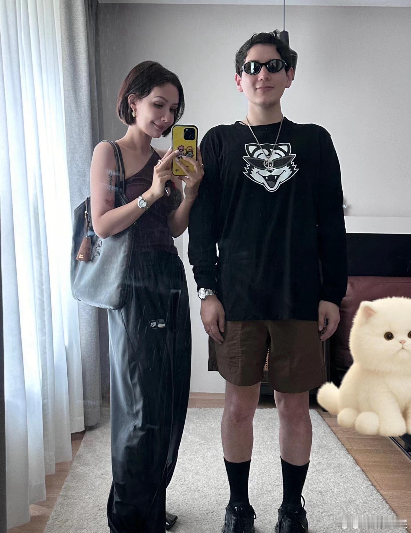 艾热孜巴又让我吃上细糠了 艾热孜巴夫妻简直是行走的偶像剧！浓颜系双A气场+自然流