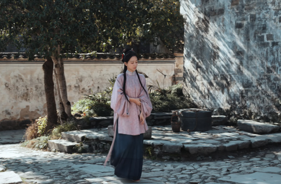 总觉得这衣服大了哈哈哈 