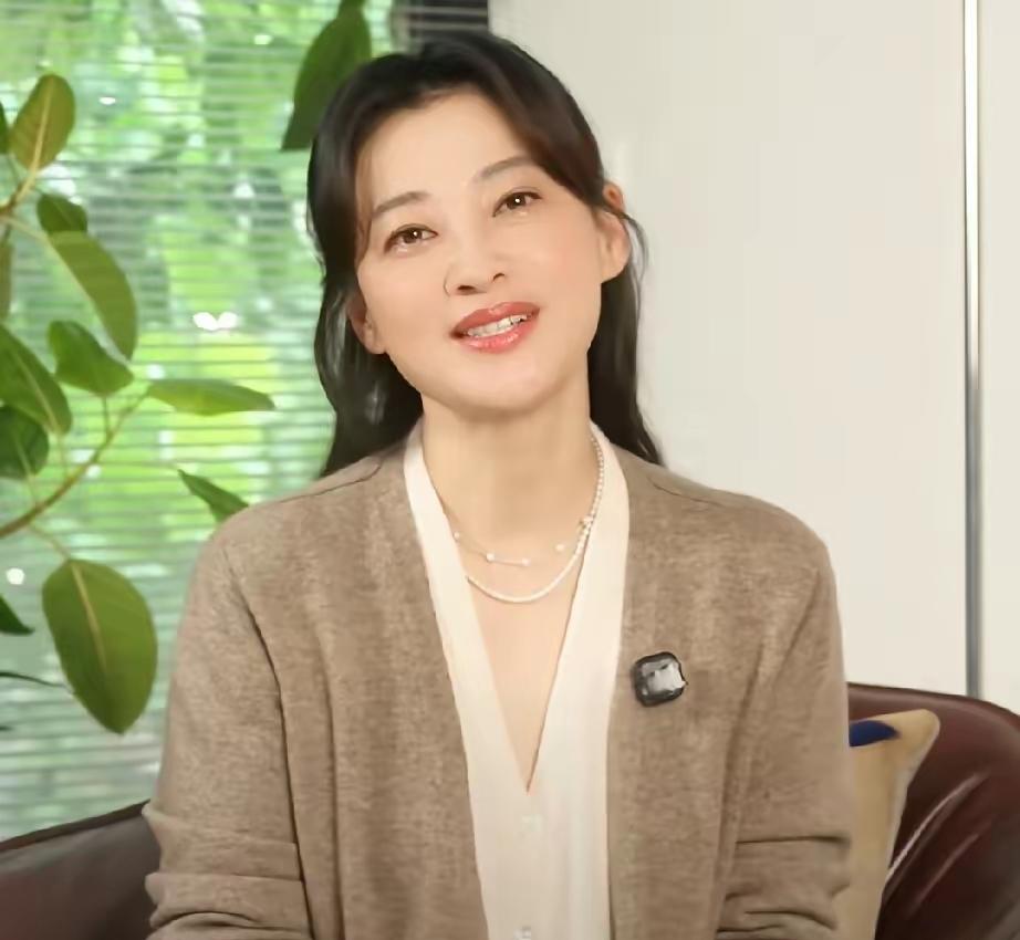 知名演员梅婷在9月4号晚上也开始直播带货，却在短短的几小时内直播翻车，有不少人直