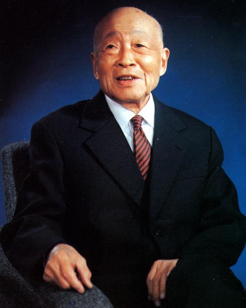 1937年，著名数学家苏步青有一回出门办事去了，他的日本妻子松本米子正在家里洗碗