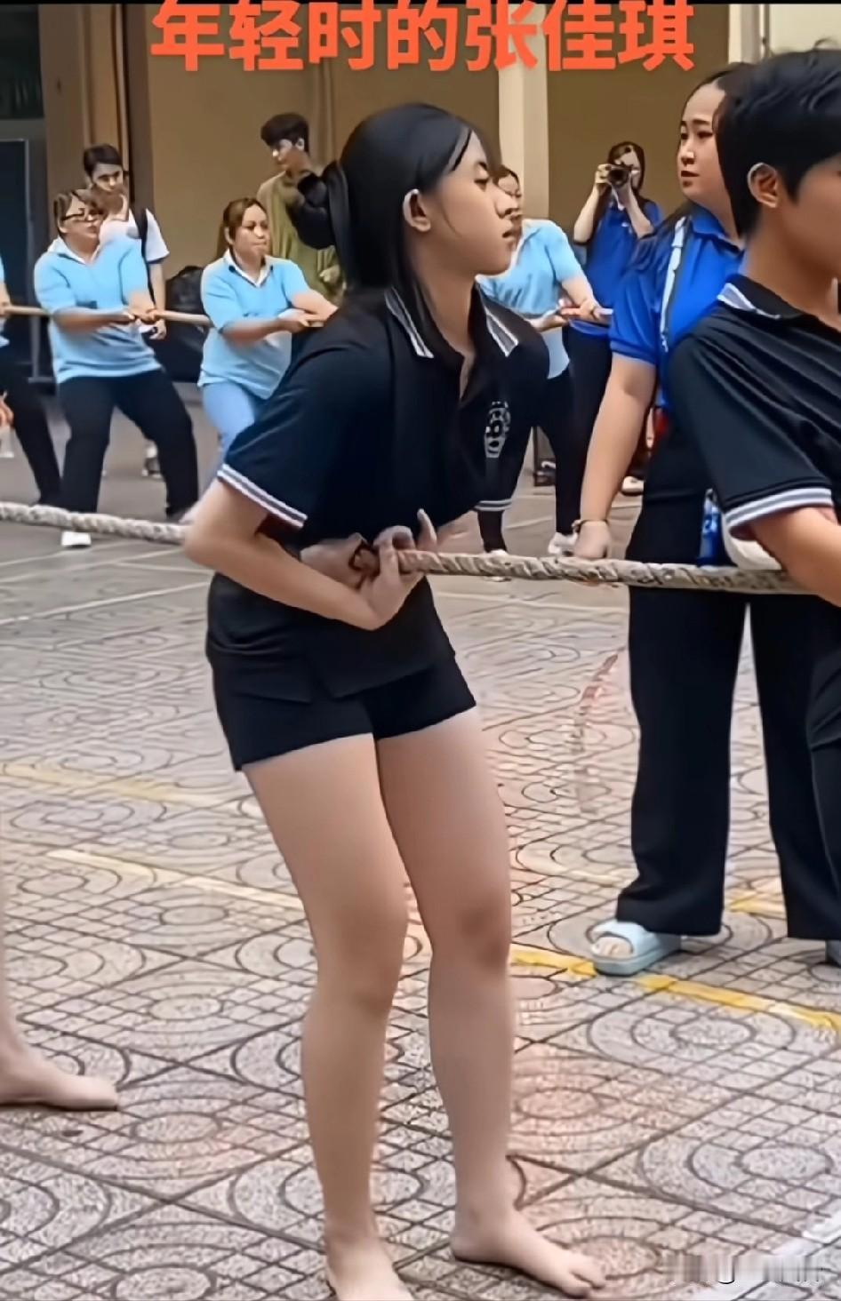 年轻时的张佳琪就与众不同，不服输的眼神！藐视一切对手霸气！中国女人撑起一片天！