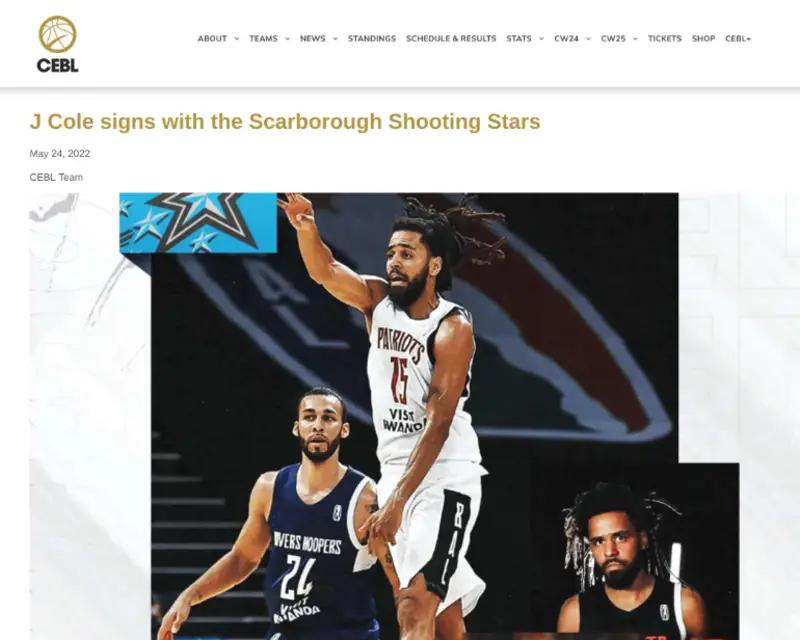 你花八百块买票，进场看见一黑哥们儿穿着训练服坐替补席末端，手里没球，眼里有光。定