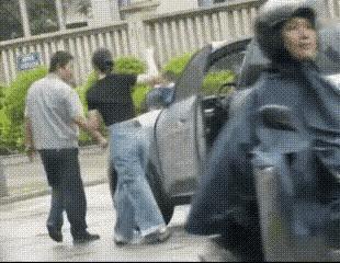 这个车停的地方，无语了。