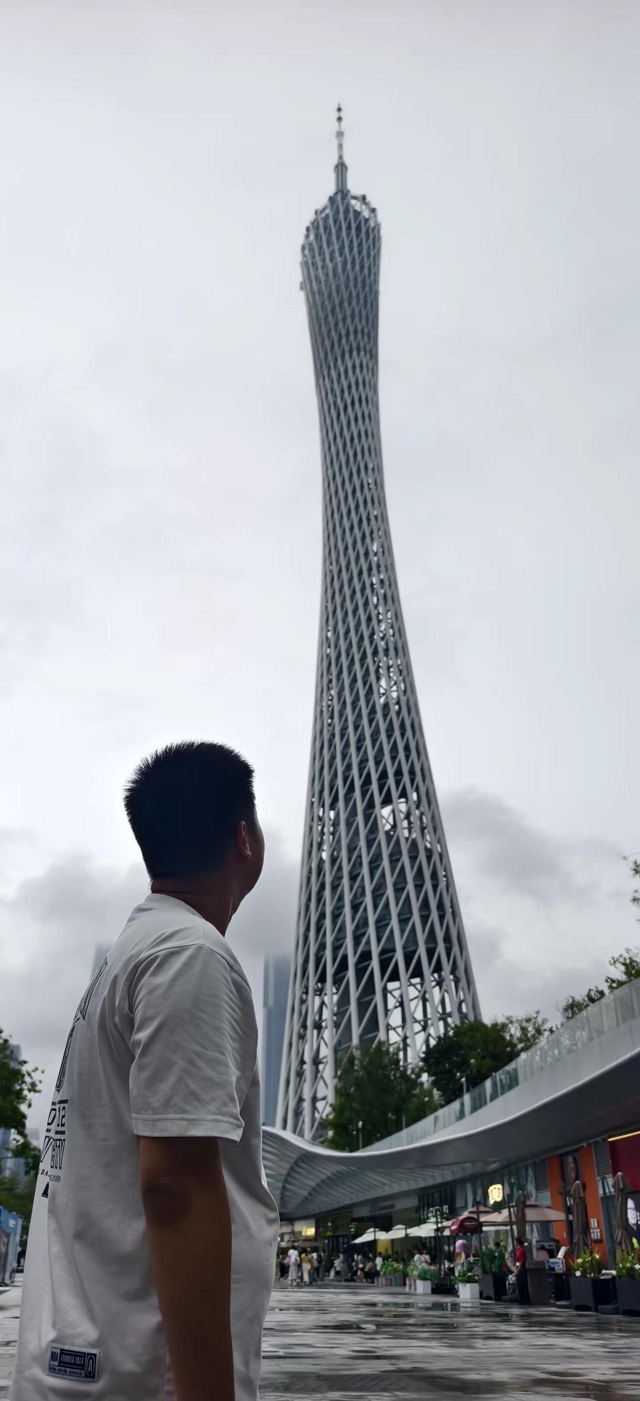 眼界！广州塔下 城市citywalk 潮流城市地标 每个城市都有自己的独特视角