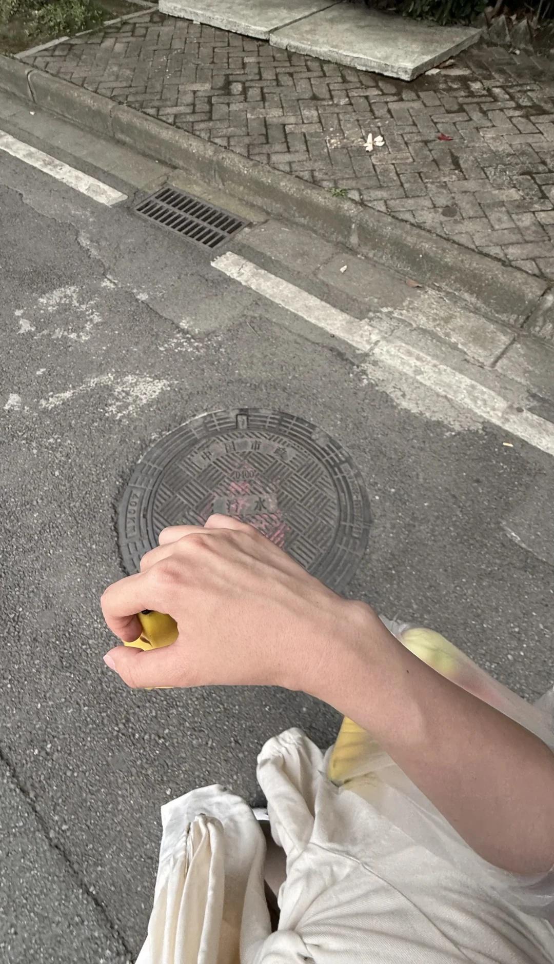 每次走路都喜欢看自己手上的筋谁懂