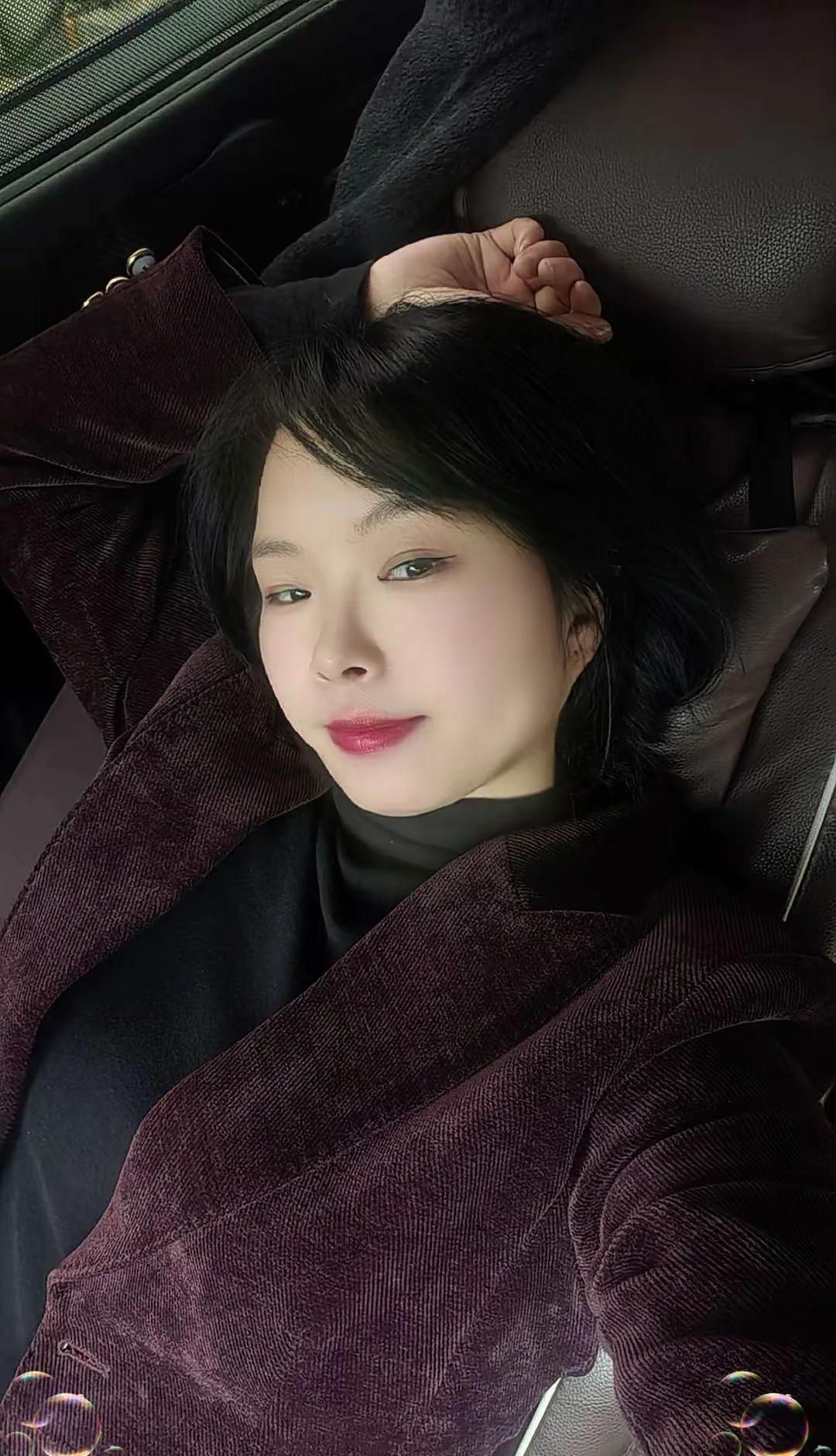 昨天过夏天，穿短袖，今天过冬天，穿棉衣，这忽冷忽热的天气像极了人心，@DOU+小