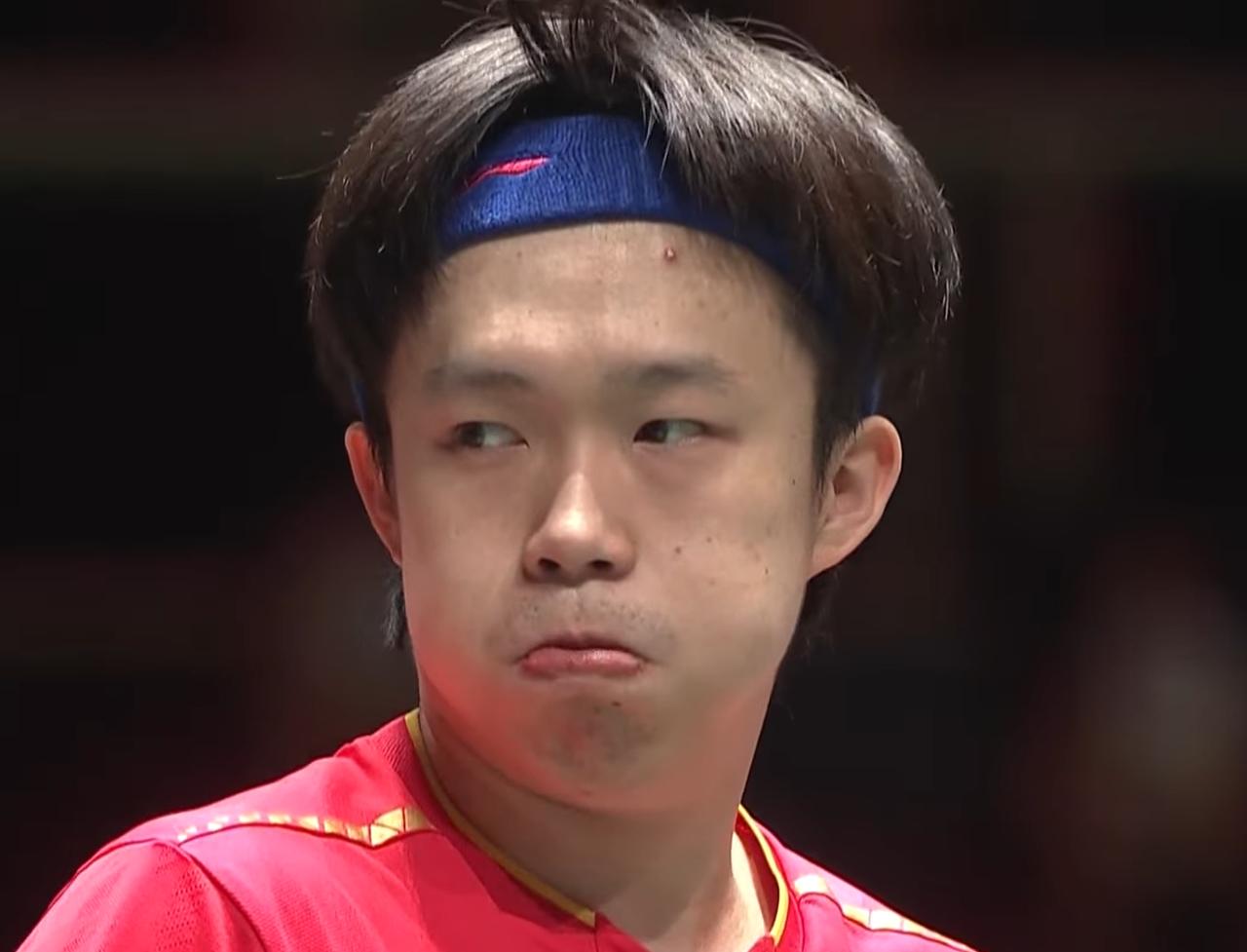 王楚钦打生气了，第一局虽然11:9拿下了安宰贤，
但是安宰贤搏杀了几个球，
非常