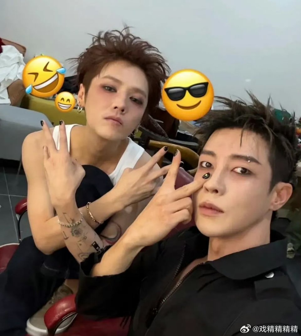鹿哈订婚乍一看以为鹿晗订婚了呢 ​​​