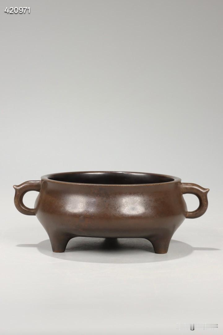 清 清玩款压经炉

规格：高5.5cm，宽15cm，口径10.8cm，重792.
