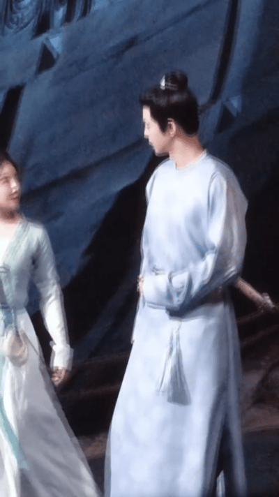 #赵露思唐晓天同框路透#赵露思新剧《珠帘玉幕》和唐晓天路透！说实话如果不是男主是