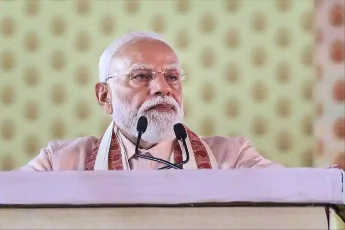 全网哗然！冒充伊朗官方实施航运诈骗，印度重金买假通行权硬闯海峡，实弹拦截+外交翻