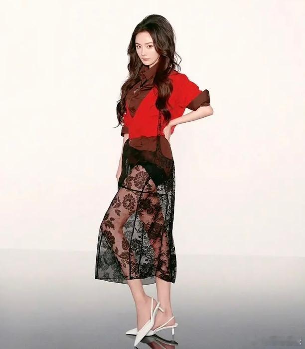 能把Prada穿的这么低俗的也只有我🍯了 