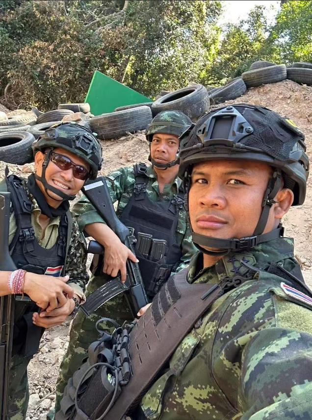 第三方刚刚调解差不多了，泰国开始收手！柬埔寨又开始牛起来了，洪森的女儿洪玛娜控制