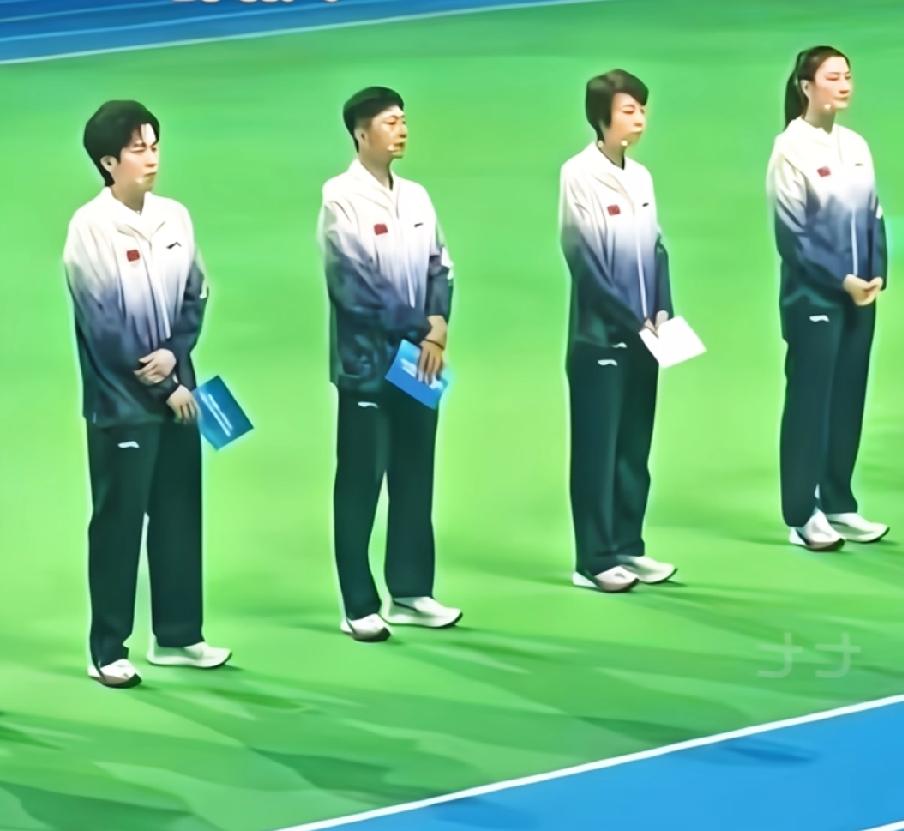 一张珍贵的同框画面📸
四位国乒队长齐聚现场：丁宁、张怡宁、马龙，还有现任队长王