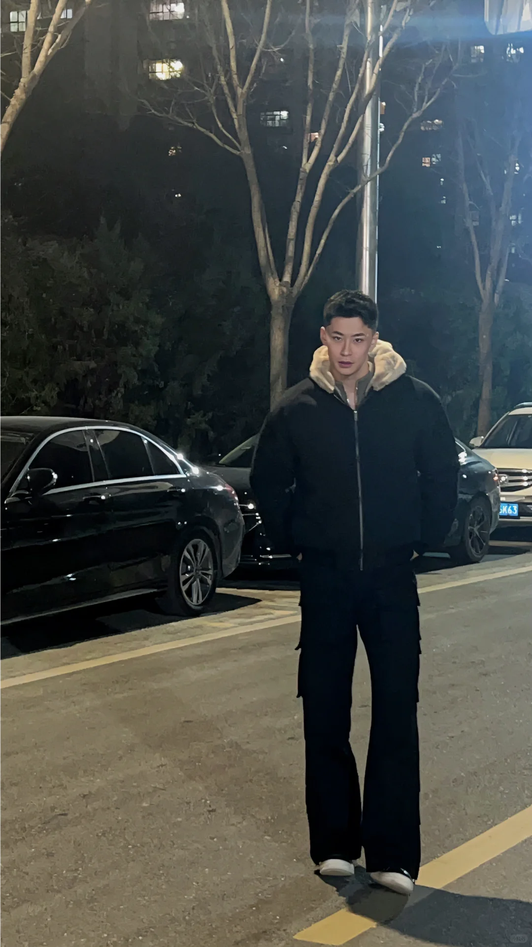 努力变成帅气大男孩