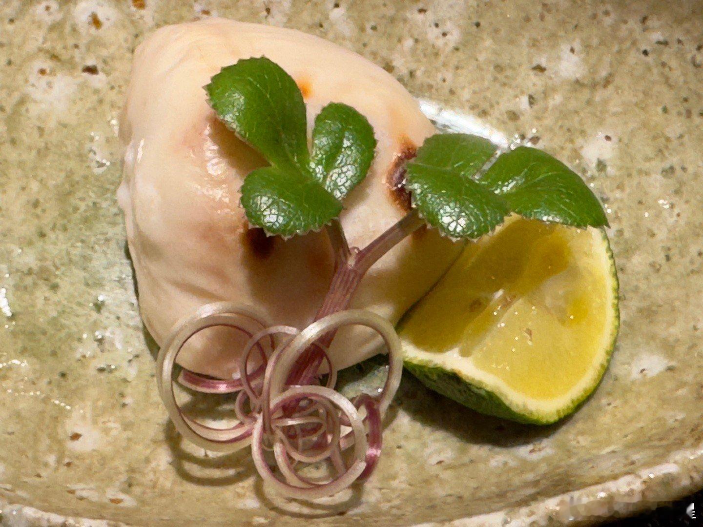 新桥星野，日本第一金牌店。主厨星野芳明是当年京味的大弟子，功力深厚，深得师傅西健