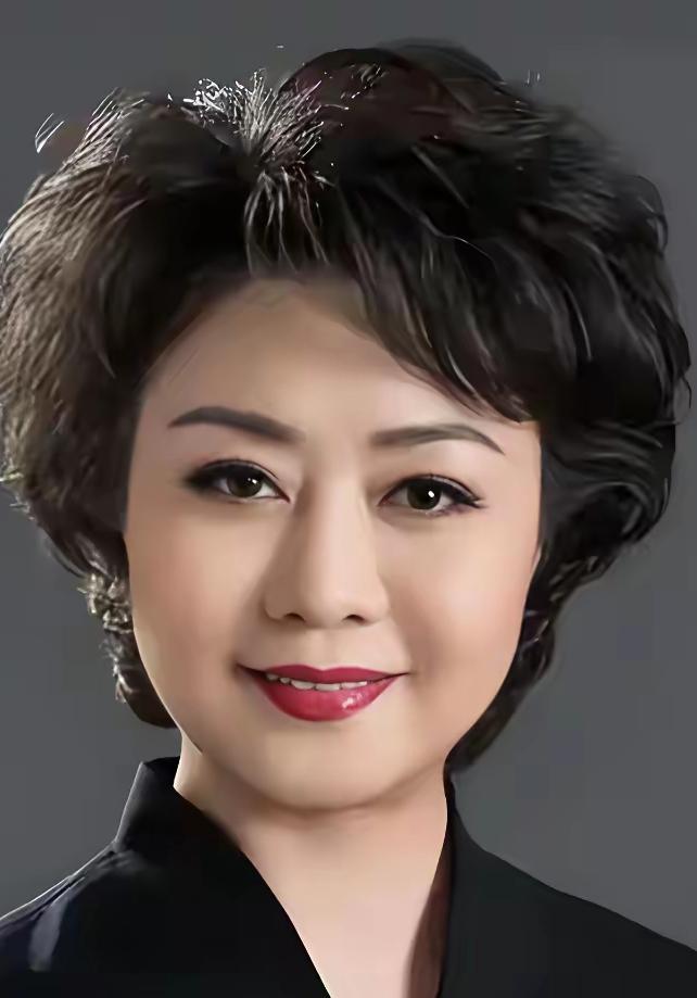 李胜素是河北梆子出身，她唱京剧人人都说好，无人质疑，郭德纲评戏出身，为什么他唱京
