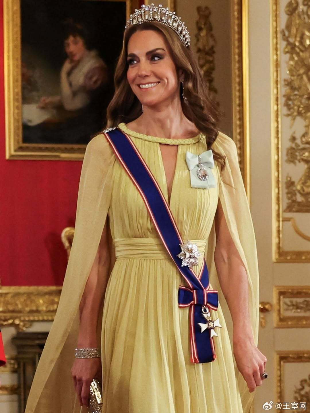 英国王室 🇬🇧🇴🇲10月20日，威尔士亲王威廉和王妃凯瑟琳在温莎城堡出席