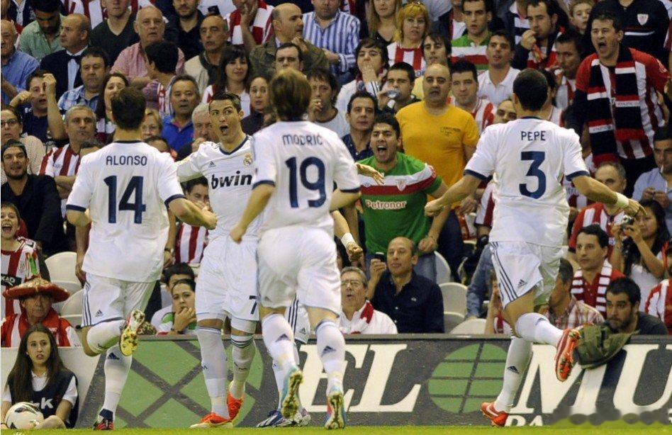 【西甲-C罗梅开二度助伊瓜因进球 皇马3-0毕尔巴鄂】2012/13赛季西班牙足