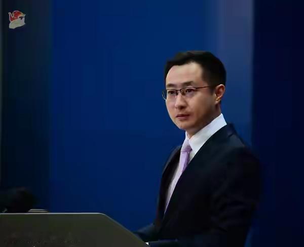 中方强硬回应日本自卫队进入台湾海峡，彰显坚定捍卫国家主权决心


针对日本自卫队