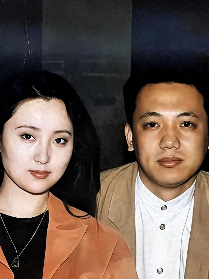 92年罕见同框照曝光！陈晓旭和郝彤太般配，可惜良缘难终老
 
年轻时的陈晓旭，真