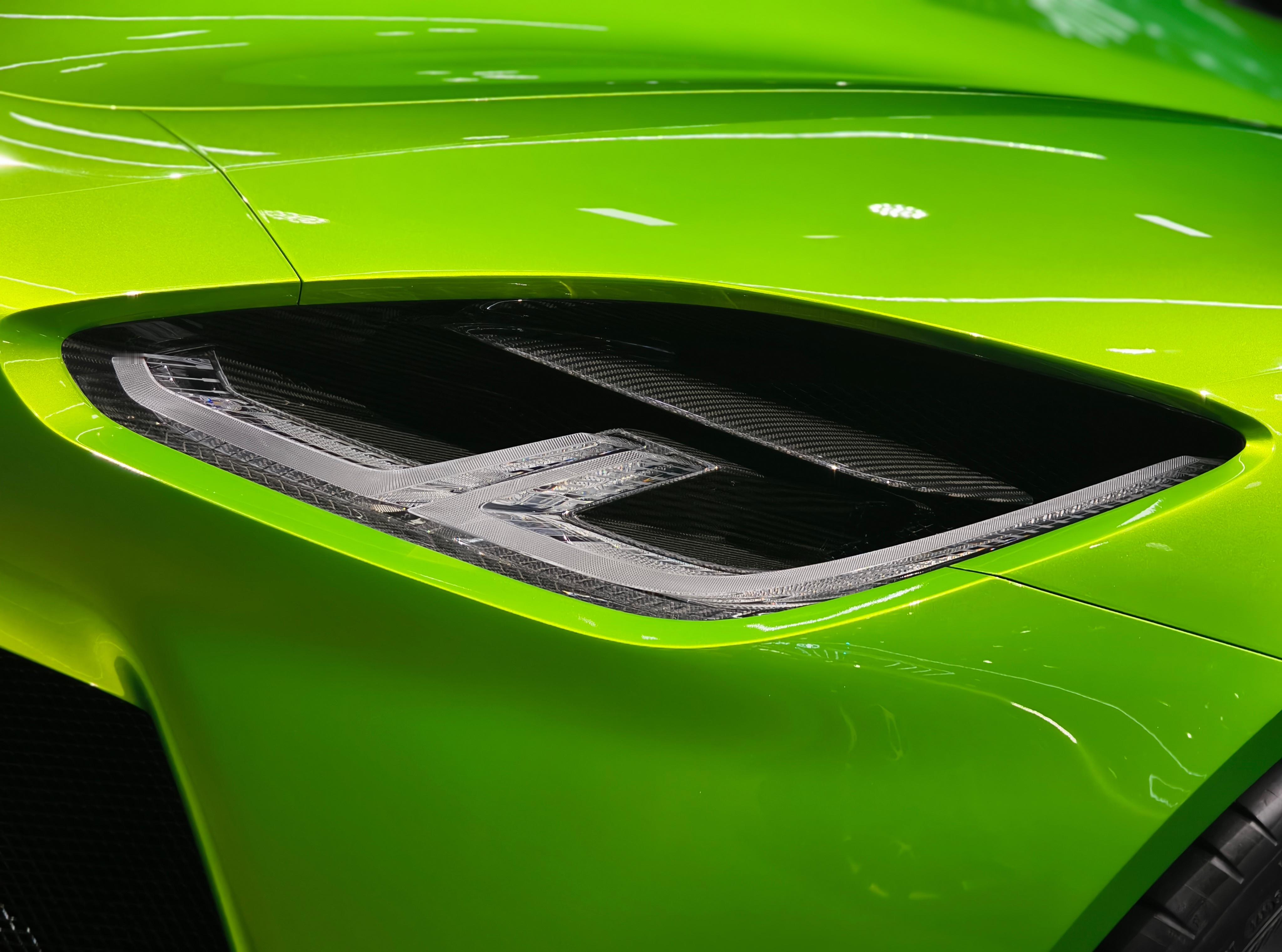 北京车展直接炸场！方程豹FORMULA X这波真的太顶了，纯电敞篷超跑，蝴蝶门+