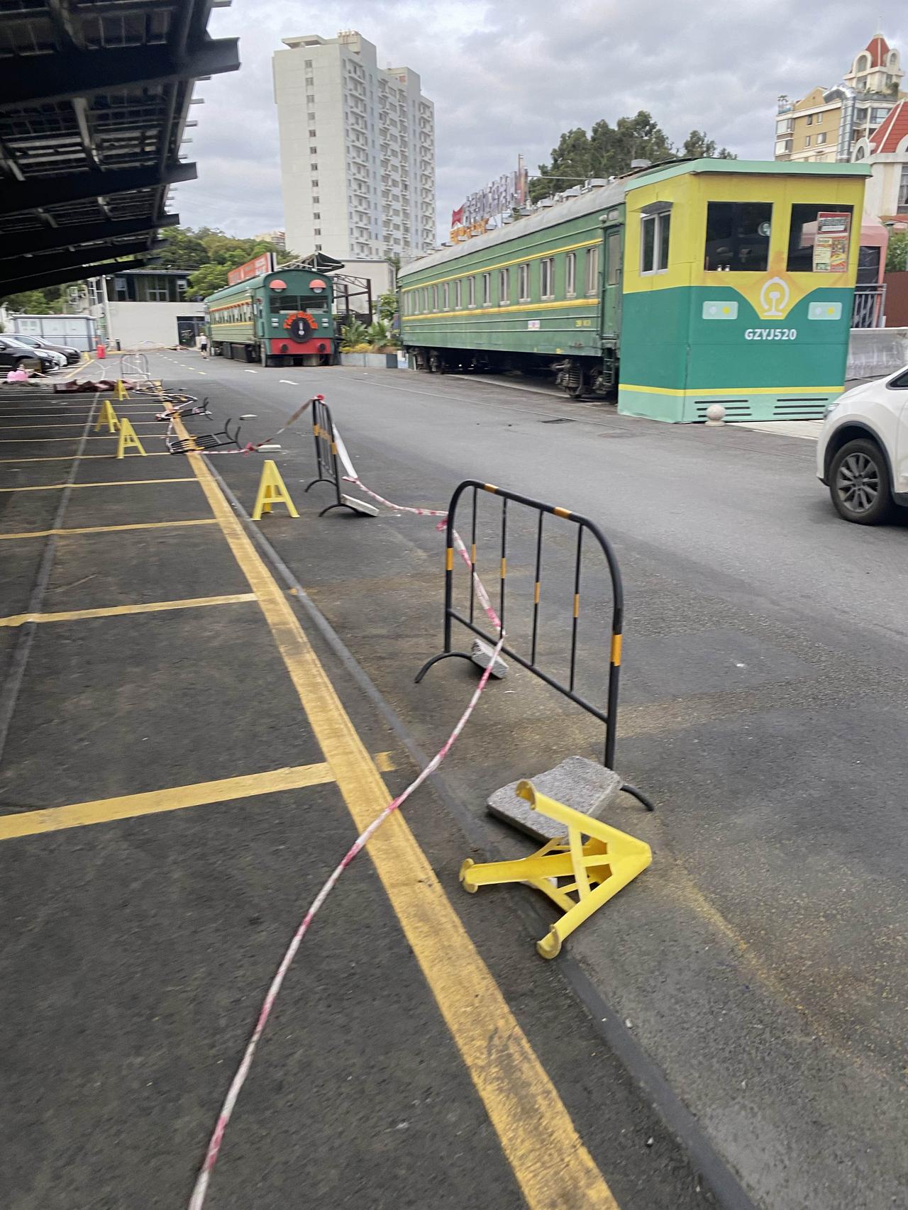 电动汽车普及，充电站也遍布全城，但大家有没有发现，以前的充电站有休息室、热水器、