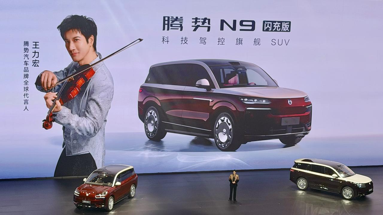 不得不说，腾势汽车选代言人是真的有眼光！
全球品牌代言人：007丹尼尔·克雷格、