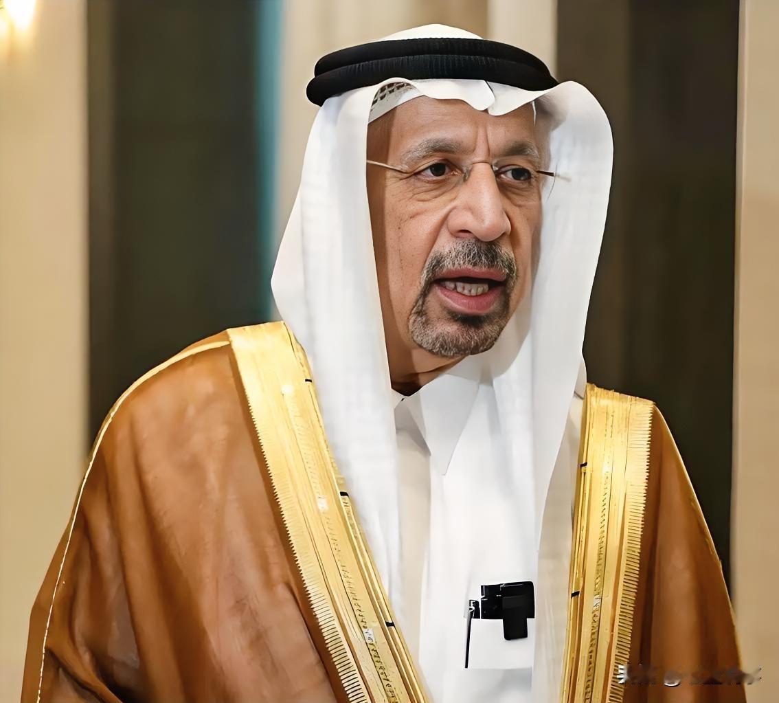 财联社2月8日电，沙特投资大臣哈立德·法利赫，突然宣布了一个大消息。 沙特要往叙