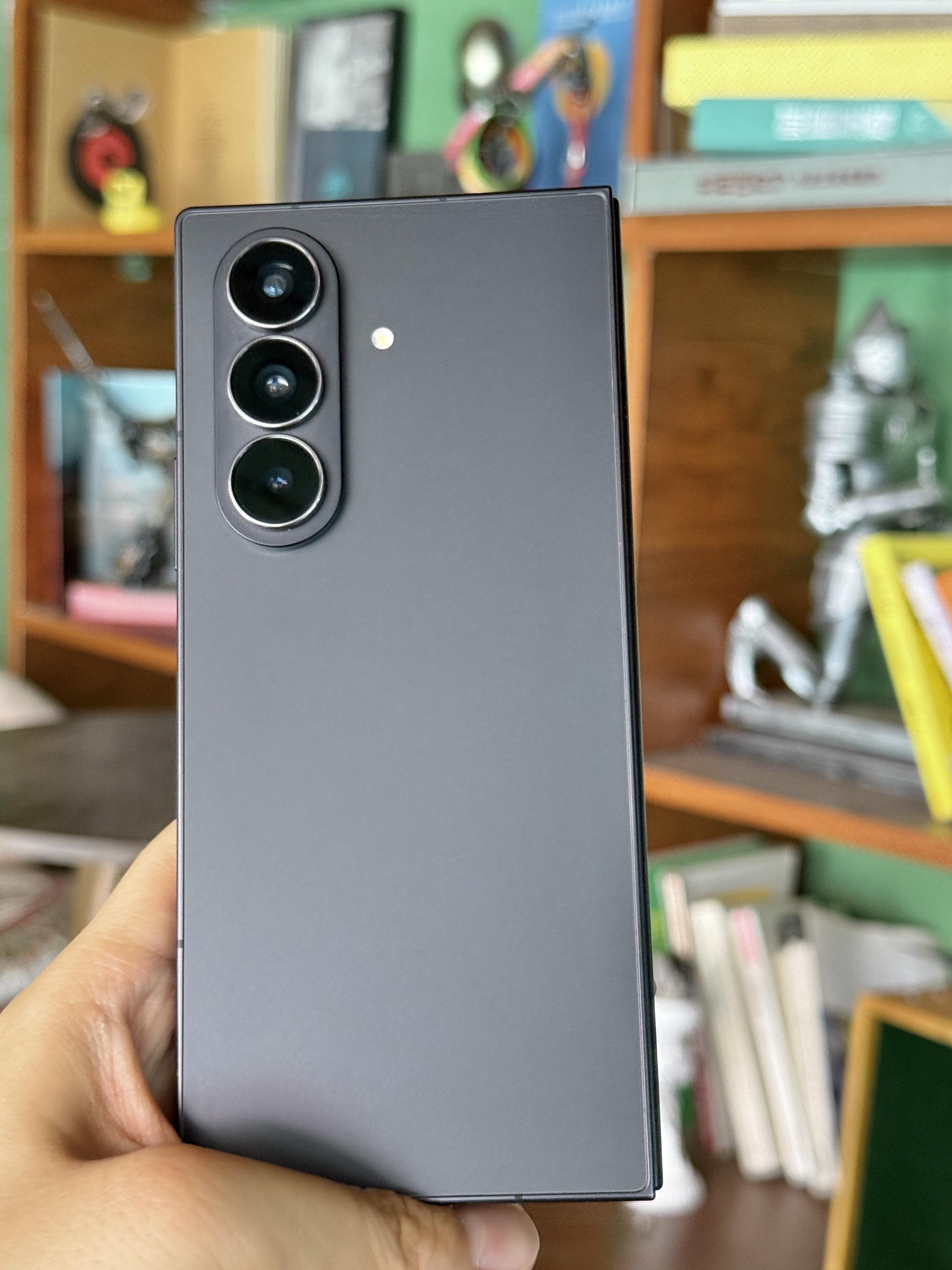 某果真别闹了，怎么越升级越厚啊，马上要出的17pm有8.75mm，比1...