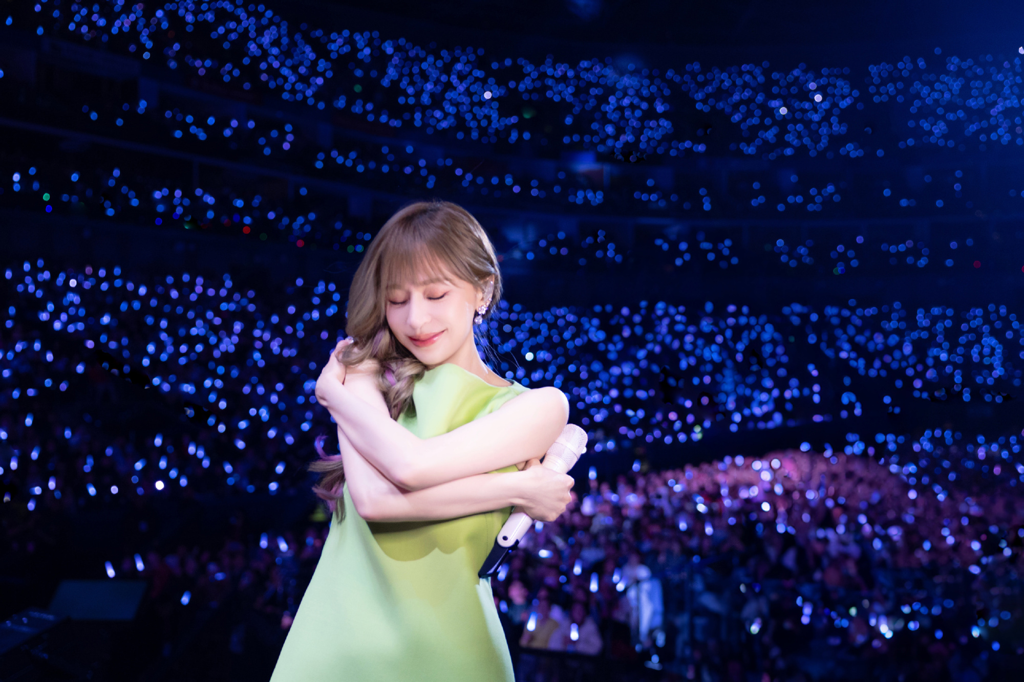 太伟大的一张图了 给摄影师加鸡腿