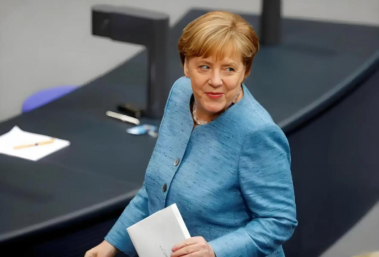 铁娘子默克尔说的话非常中肯。

安格拉·默克尔，1954年出生，今年70岁，德国