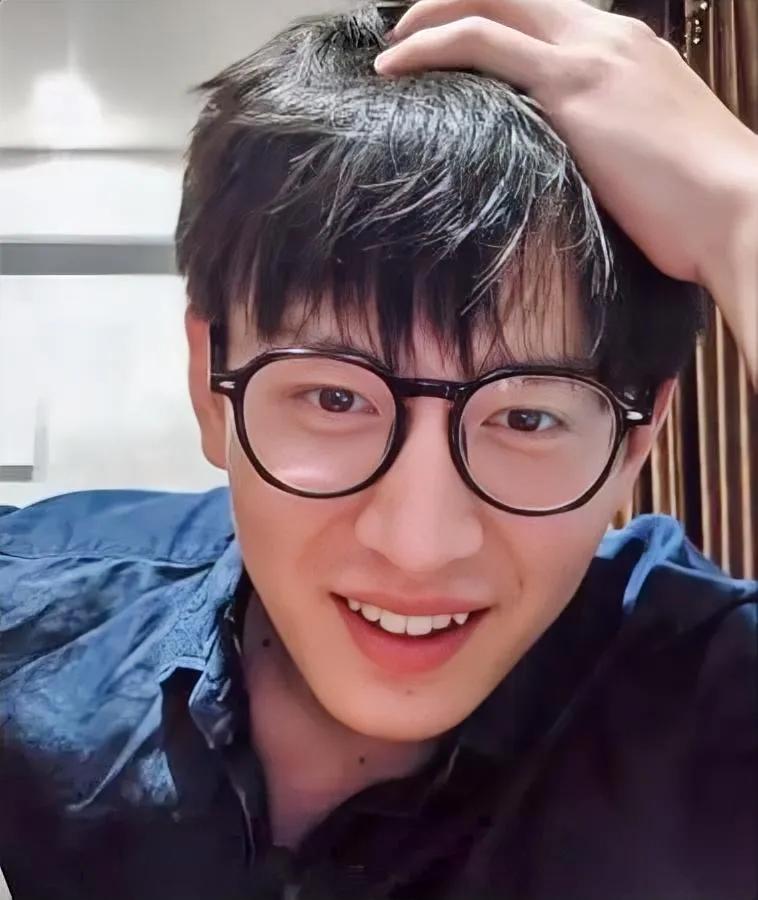 刘箫旭为啥爆火？刷到他惊了！

直到去扒了他的操作，才懂这男人多绝。

火了第一