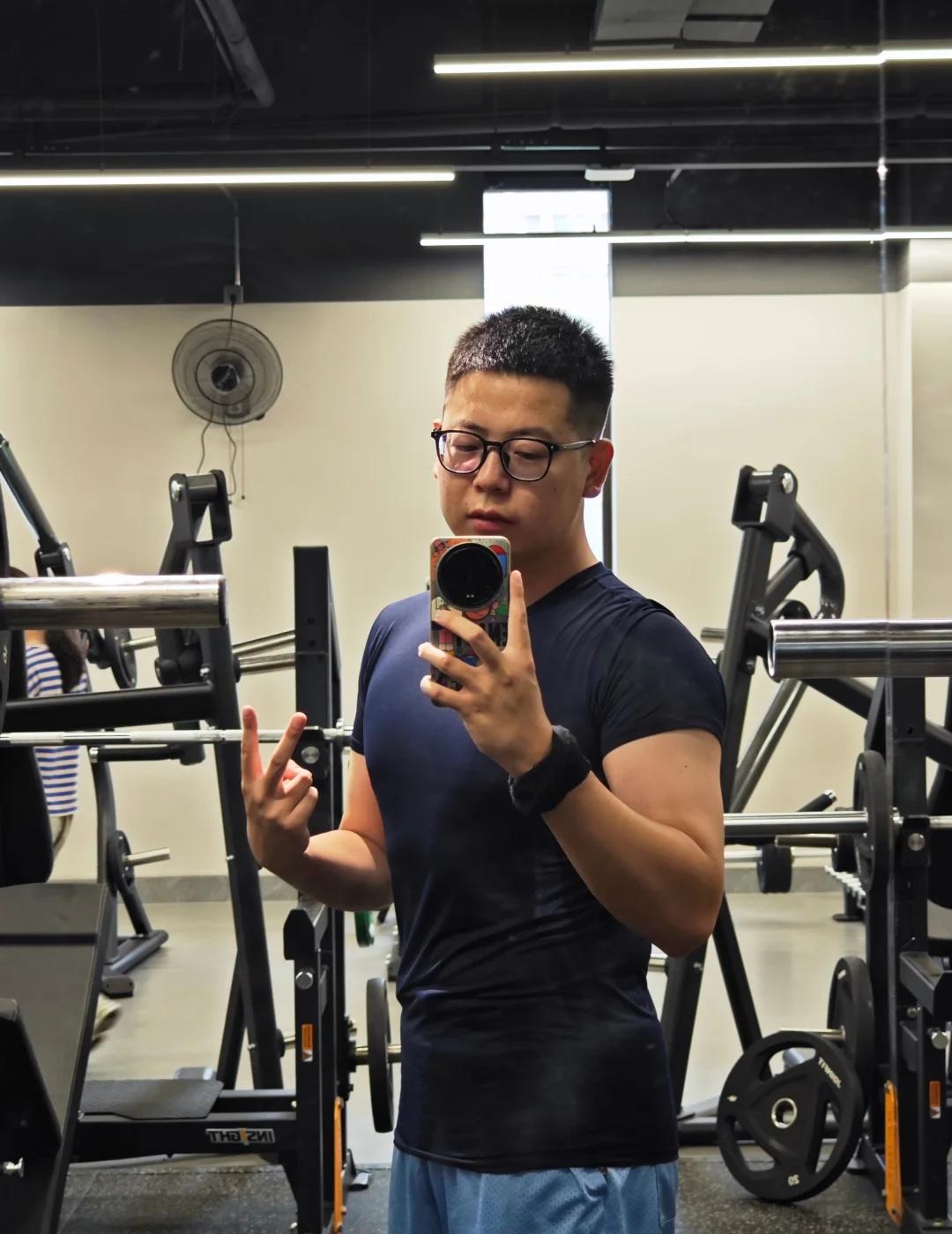 最近：
好累……
健身 汉堡 读研日记 fyp 沃集鲜