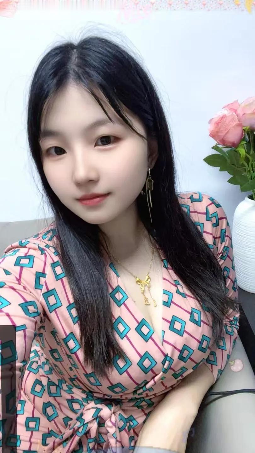 你找女朋友，
更侧重改善家族颜值，
还是提升家族智商？