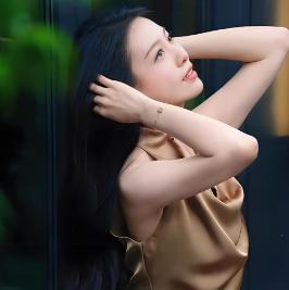 一段醍醐灌顶的话：

“如果你跟伴侣倾诉委屈，
他的第一反应不是心疼，不是理解，