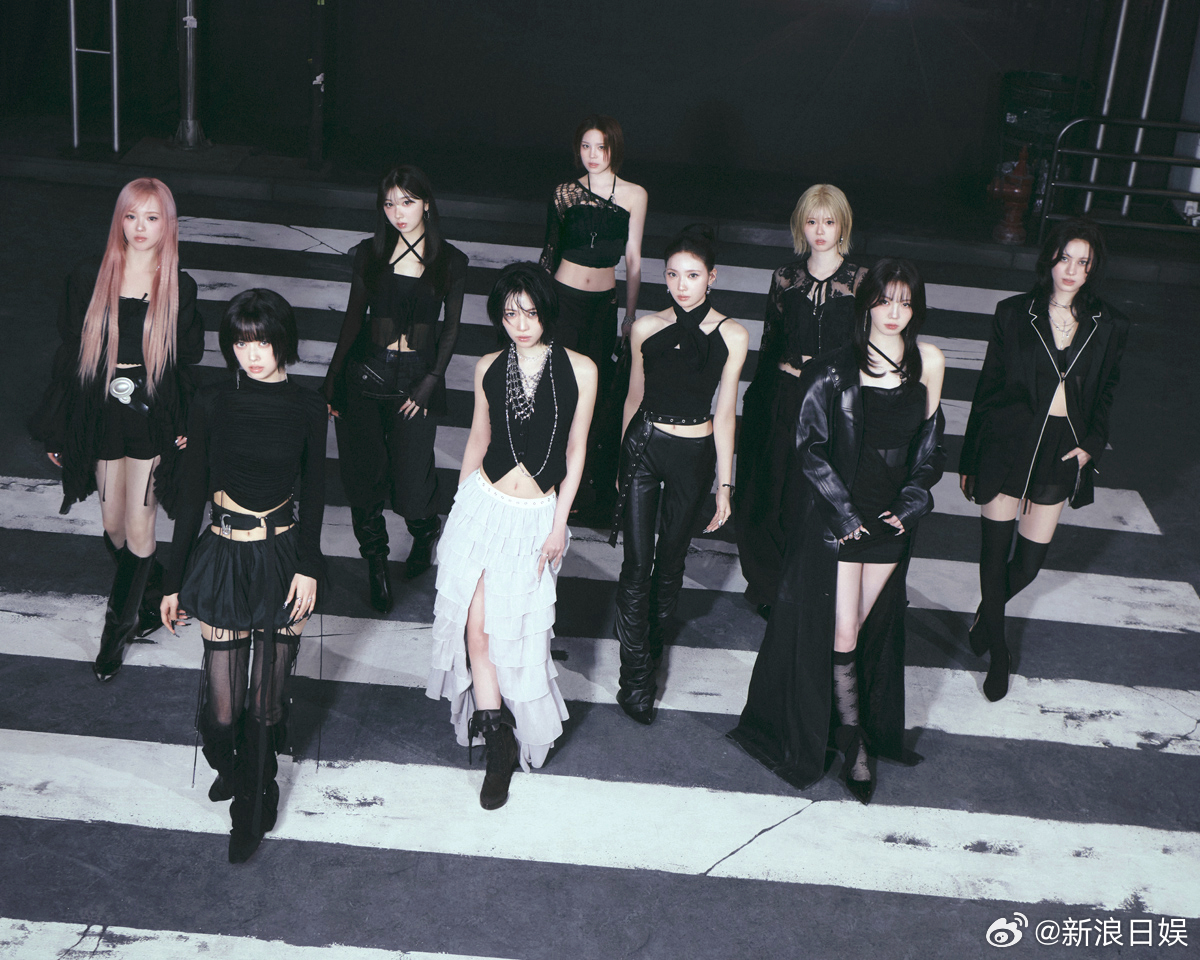 NiziU 的最新专辑《GOOD GIRL BUT NOT FOR YOU》在8