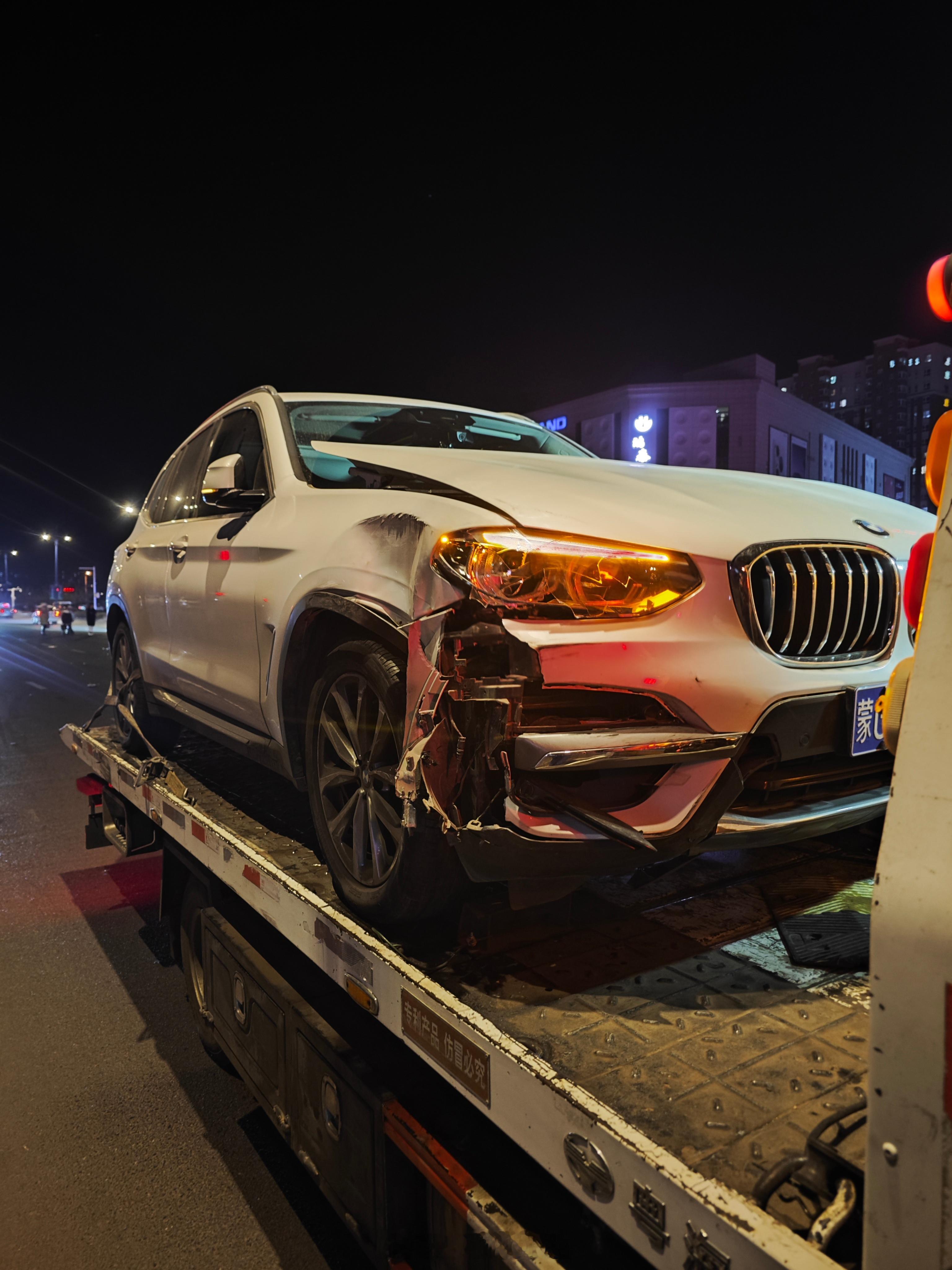 喜提首撞，告别原版原漆。 